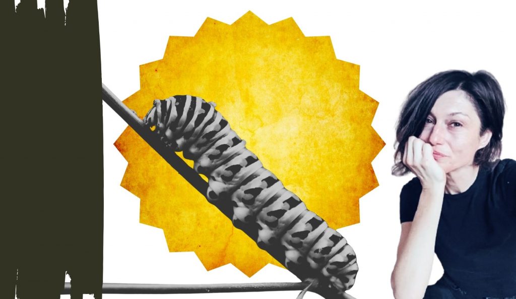 Raupe auf einem Ast vor gelbem Kreis neben einer nachdenklichen Frau – Symbol für Spiritualität im Alltag